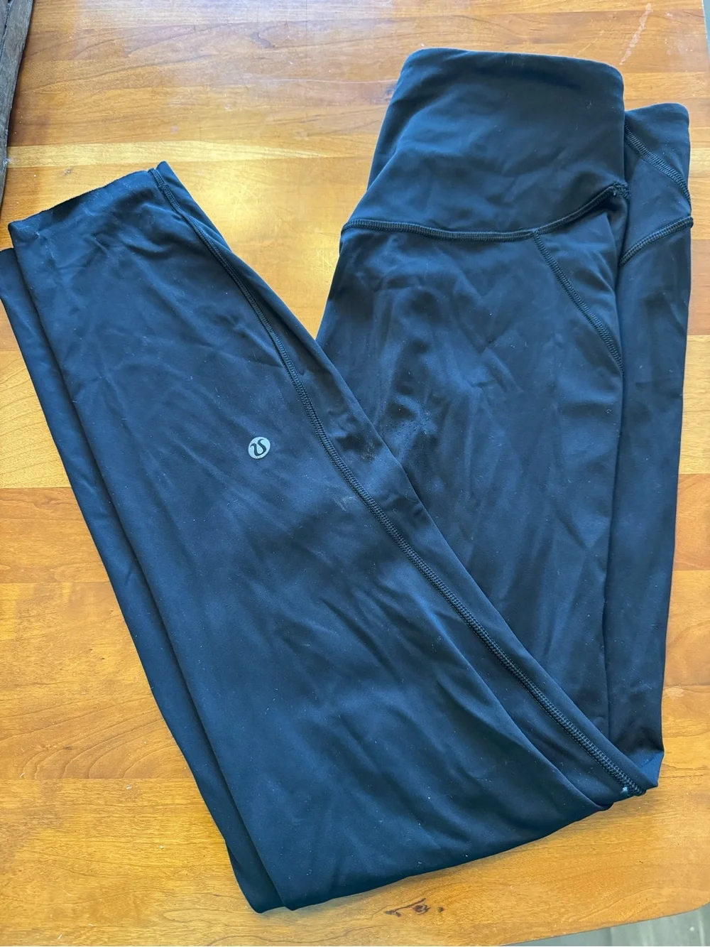 4 pairs of Women’s Lululemon Pants Bundle